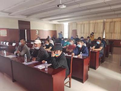 七进宣传|额济纳旗:以农机驾驶员培训为契机开展交通安全知识宣传讲座